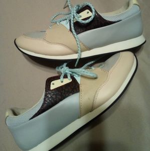 ❤️‍🔥💯- Authentic- Alexander McQueen Puma collaberation